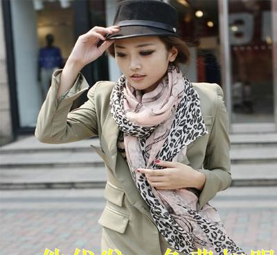 【圍巾絲巾網(wǎng)上代理代銷 一件代發(fā) 免費(fèi)加盟】